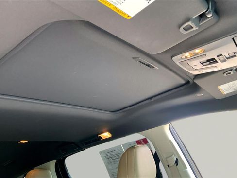 Used 2024 Toyota Sienna Limited AWD/4WD image 14
