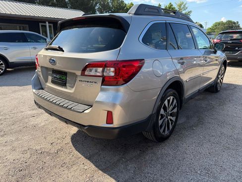 Used 2015 Subaru Outback 2.5i Limited AWD/4WD image 4