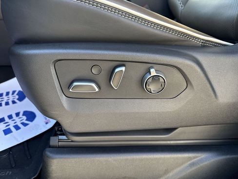 Used 2025 GMC Yukon Denali Ultimate image 13