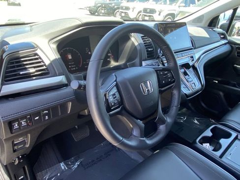 Used 2025 Honda Odyssey Touring image 22