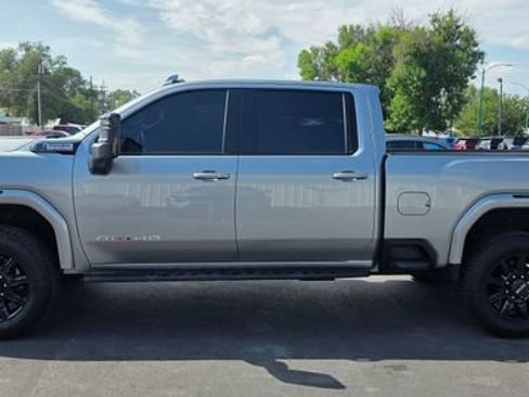 Used 2025 GMC Sierra 2500 AT4 w/ AT4 Premium Plus Package AWD/4WD image 4