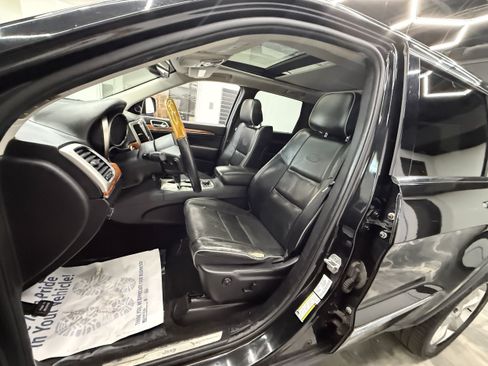 Used 2012 Jeep Grand Cherokee Overland AWD/4WD image 11