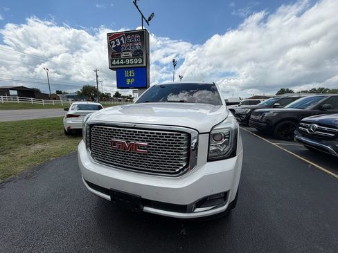 Used 2017 GMC Yukon Denali AWD/4WD image 7