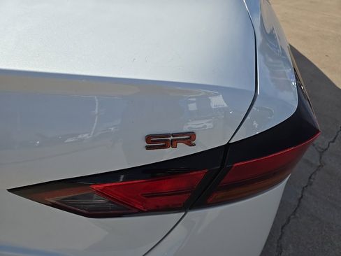 Used 2024 Nissan Altima 2.5 SR image 34