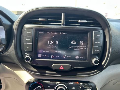 Used 2023 Kia Soul LX image 15