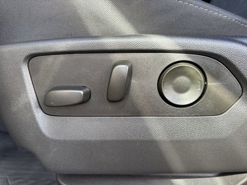 Used 2023 Chevrolet Silverado 1500 RST image 12