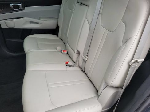Used 2022 Kia Sorento S w/ Panoramic Sunroof Package FWD image 10