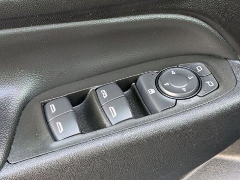 Used 2020 Chevrolet Equinox LT image 12