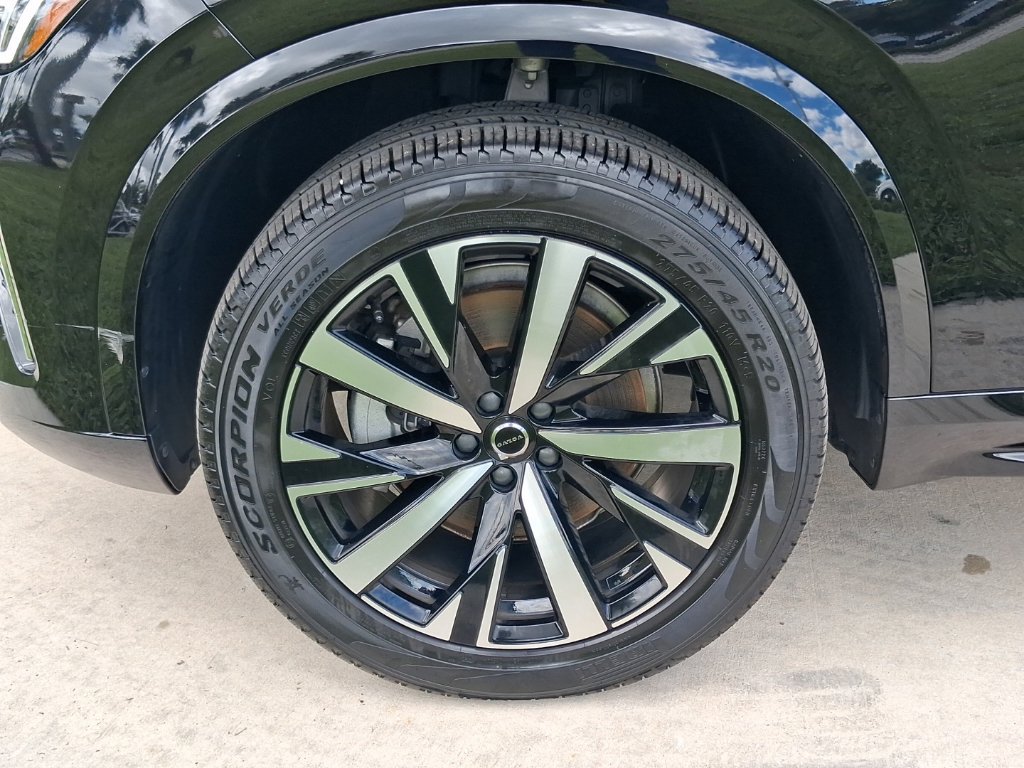 Certified 2025 Volvo XC90 B5 Core w/ Climate Package AWD/4WD image 3