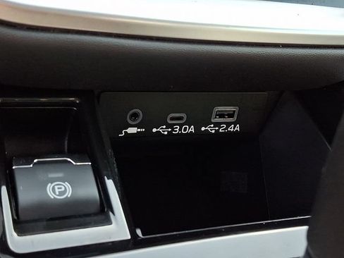 Used 2024 Subaru Outback Limited AWD/4WD image 25