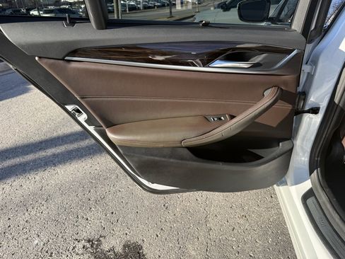 Used 2020 BMW 530i xDrive w/ M Sport Package image 33