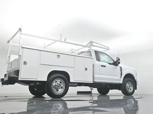 New 2025 Ford F350 XL w/ XL Chrome Package image 53