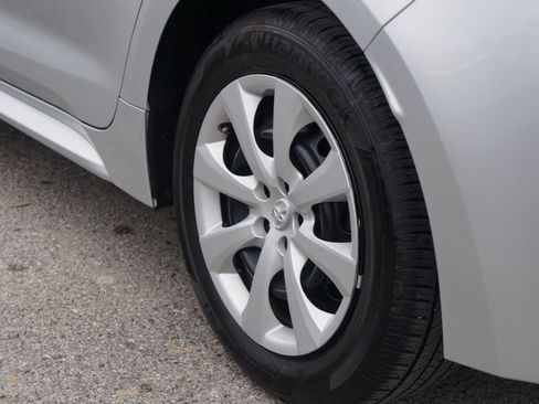 Used 2025 Toyota Corolla LE image 9