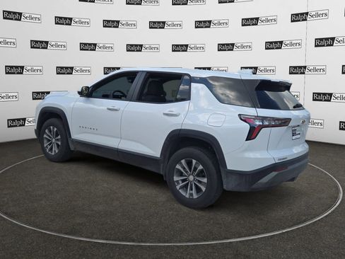 Used 2026 Chevrolet Equinox LT FWD image 4
