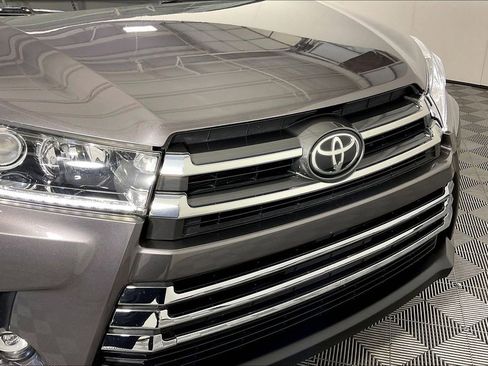 Used 2019 Toyota Highlander Limited image 40