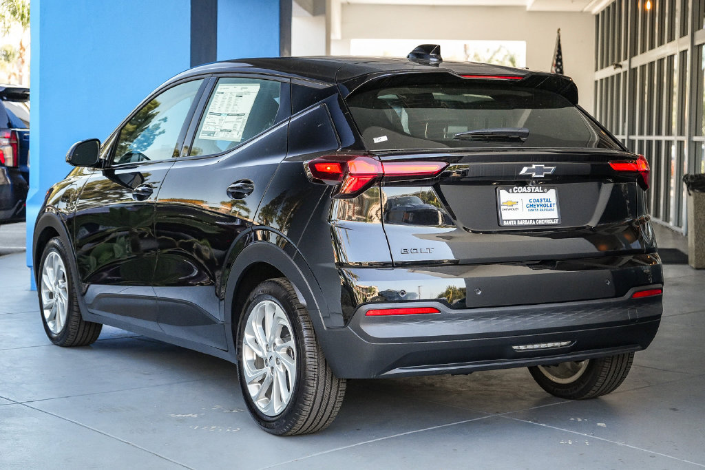 New 2027 Chevrolet Bolt LT w/ Comfort Package FWD image 4