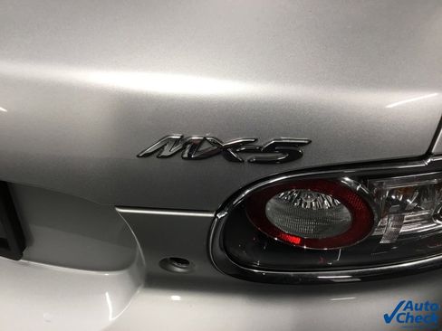 Used 2006 MAZDA MX-5 Miata Touring image 26