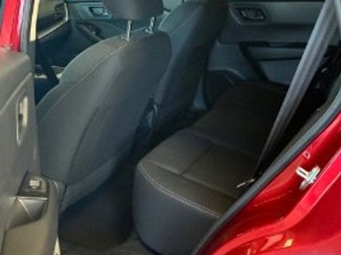 Used 2025 Nissan Rogue S image 26