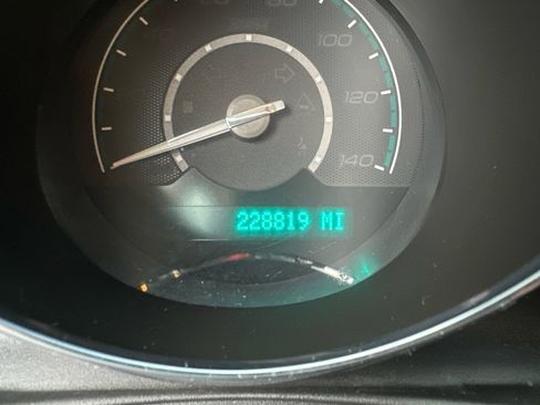 Used 2011 Chevrolet Malibu LT image 11