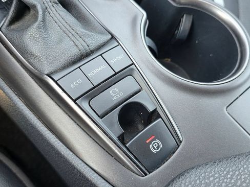 Used 2022 Toyota Camry XSE FWD image 30