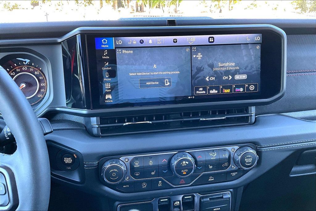 Certified 2025 Jeep Wrangler Unlimited Rubicon w/ Convenience Group AWD/4WD image 31