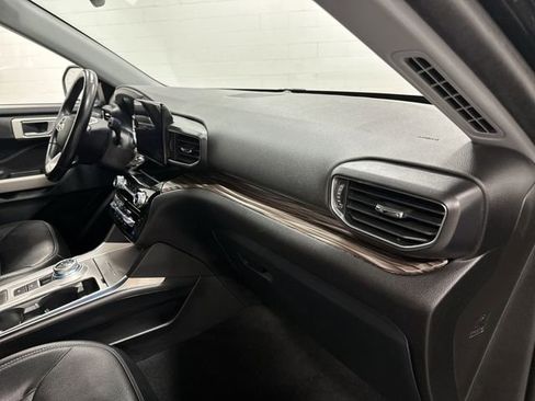 Used 2023 Ford Explorer Limited w/ Equipment Group 301A image 28