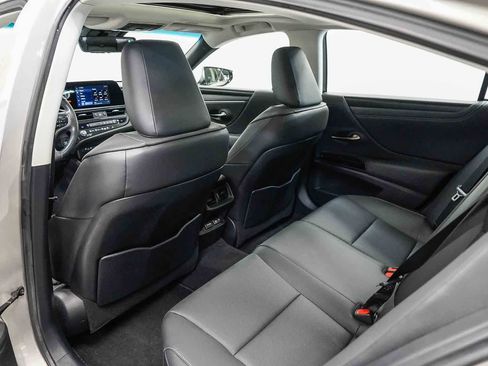 Used 2024 Lexus ES 350 w/ Premium Package FWD image 19