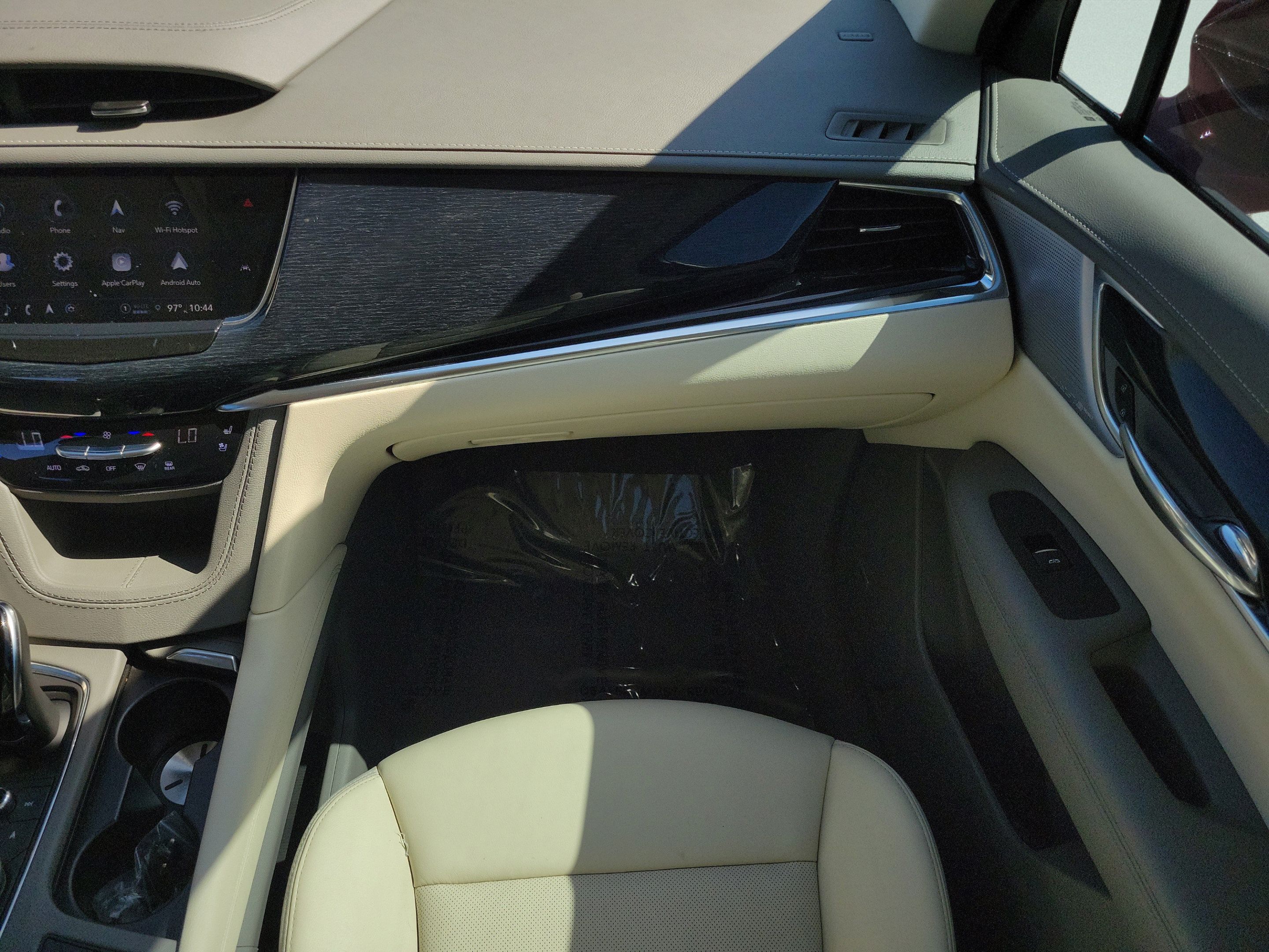 Used 2024 Cadillac XT6 Premium Luxury FWD image 15