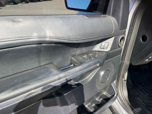Used 2020 Ford Expedition XLT w/ Equipment Group 202A image 12