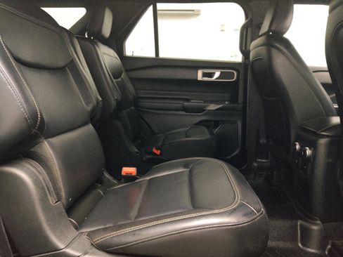 Used 2020 Ford Explorer XLT w/ Equipment Group 202A RWD image 19