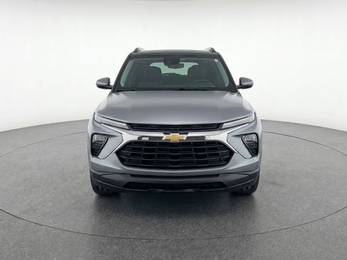 Used 2025 Chevrolet TrailBlazer LT FWD image 2
