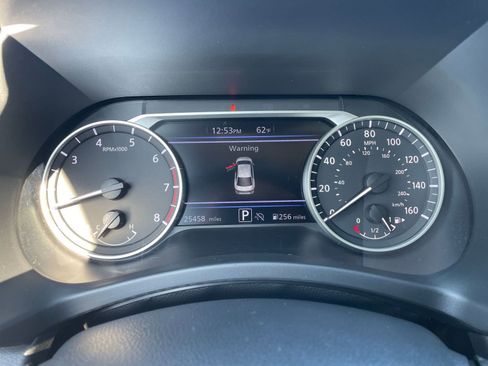 Used 2025 Nissan Sentra SV image 39