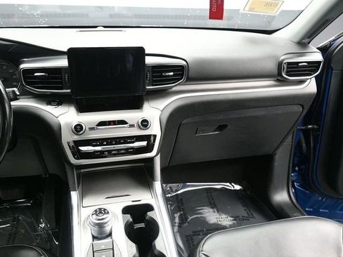 Used 2021 Ford Explorer XLT w/ Equipment Group 202A image 18