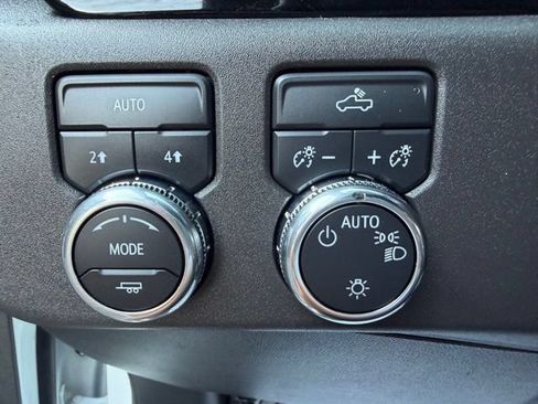 Used 2023 GMC Sierra 1500 SLE AWD/4WD image 20