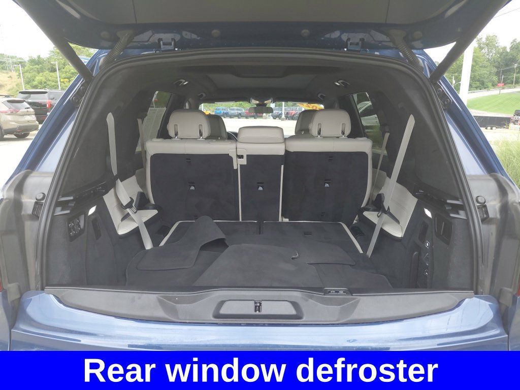 Used 2022 BMW X7 xDrive40i w/ M Sport Package AWD/4WD image 16