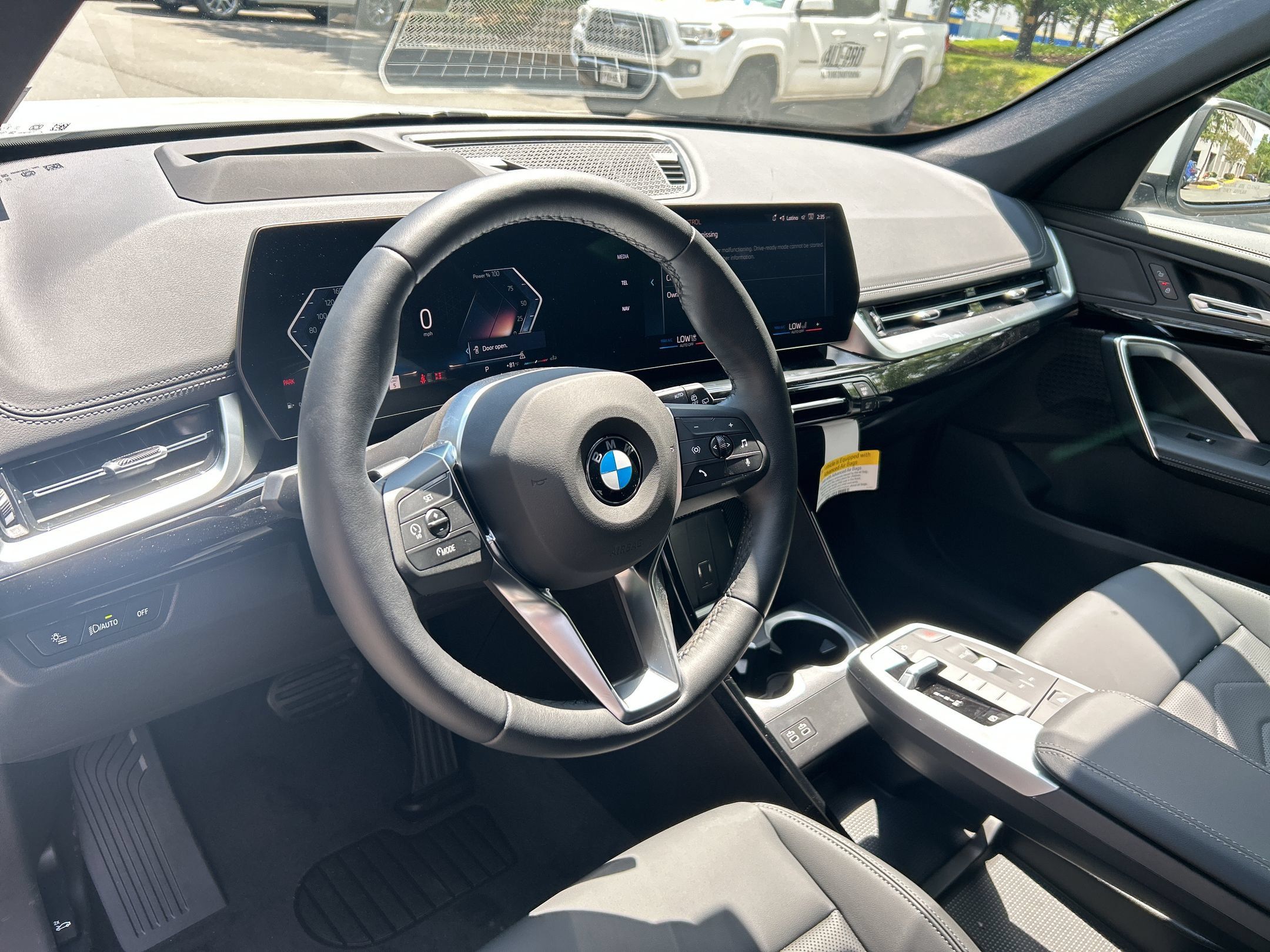 Used 2026 BMW X1 xDrive28i w/ Technology Package AWD/4WD image 4