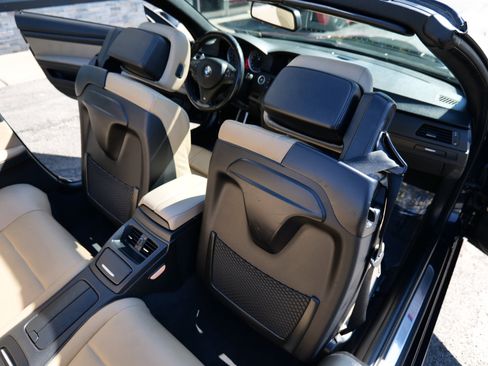 Used 2013 BMW M3 Convertible image 40