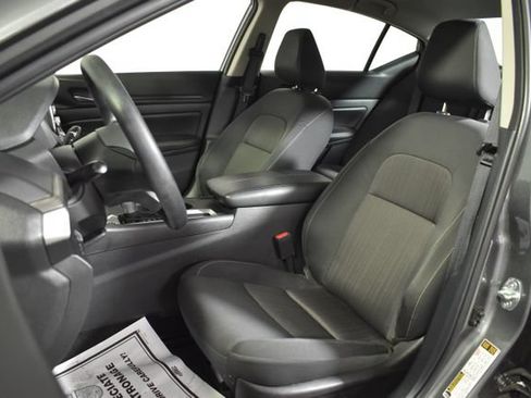Used 2025 Nissan Altima 2.5 SV FWD image 9