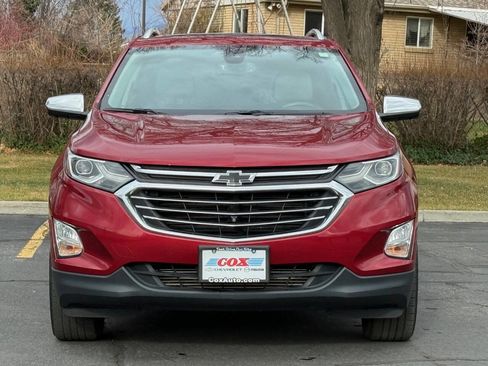 Used 2020 Chevrolet Equinox Premier image 2