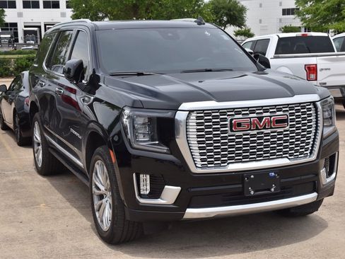 Used 2023 GMC Yukon Denali w/ Advanced Technology Package AWD/4WD image 4