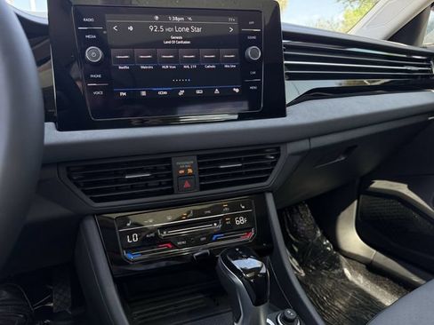 New 2026 Volkswagen Jetta SE FWD image 15