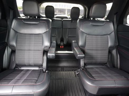 Certified 2025 Ford Explorer ST-Line AWD/4WD image 27
