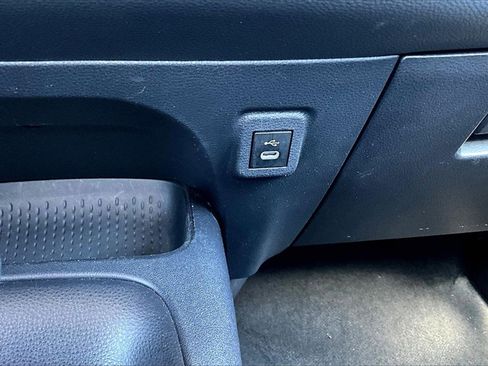 Used 2023 Toyota Corolla LE image 32