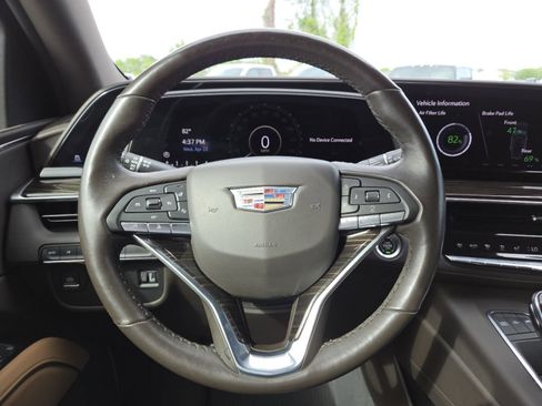 Used 2021 Cadillac Escalade Premium Luxury AWD/4WD image 33