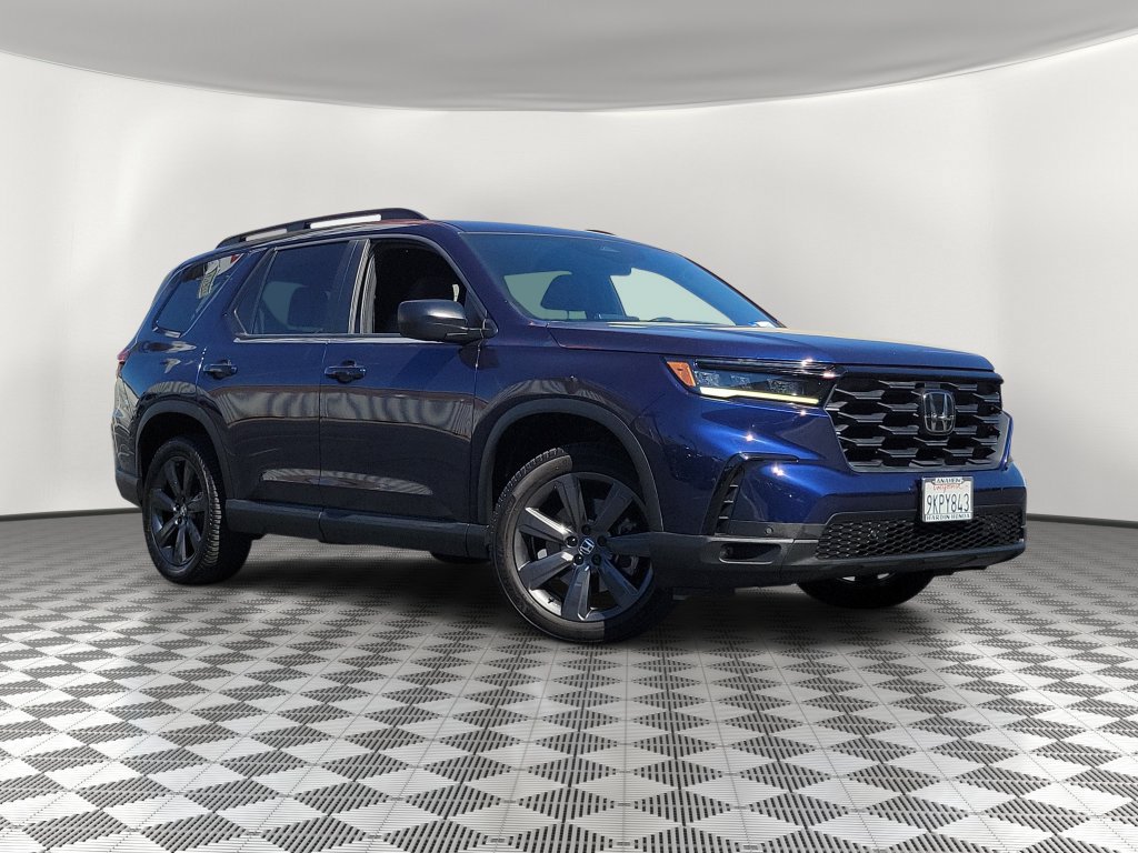 Certified 2024 Honda Pilot Sport image 2