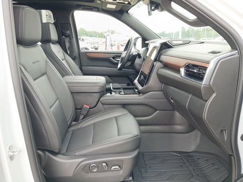 Certified 2026 GMC Yukon XL Denali w/ Sun & Power Step Package AWD/4WD image 29
