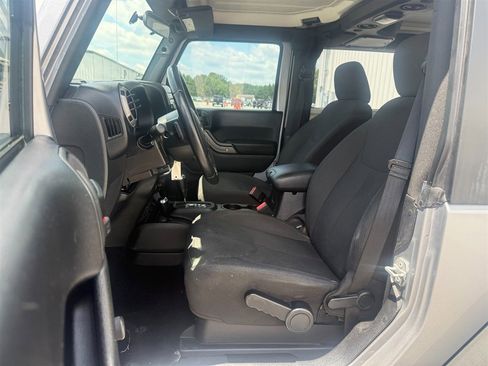 Used 2016 Jeep Wrangler Sport w/ Quick Order Package 24S AWD/4WD image 3