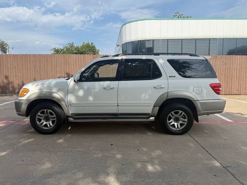 Used 2004 Toyota Sequoia SR5 RWD image 3