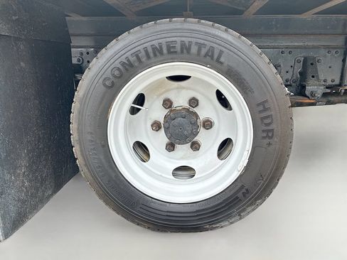 Used 2019 Isuzu NQR RWD image 12