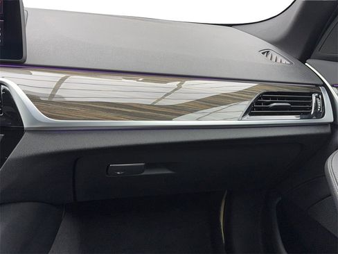 Used 2022 BMW 530i w/ Convenience Package image 21